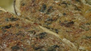 Spenóttal és parmezánnal töltött padlizsán